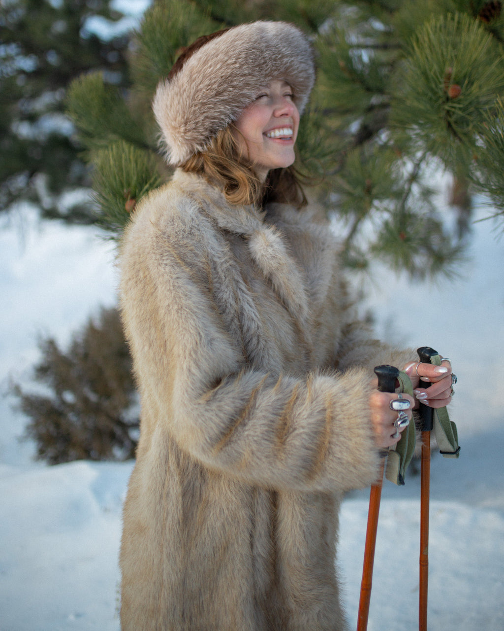 Tess - Manteau en fausse fourrure Fjord