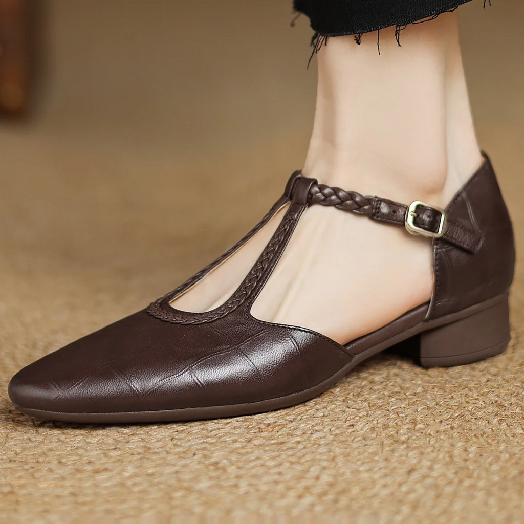 Margot - Chaussures plates Mary Jane à bride en T en cuir, bout pointu
