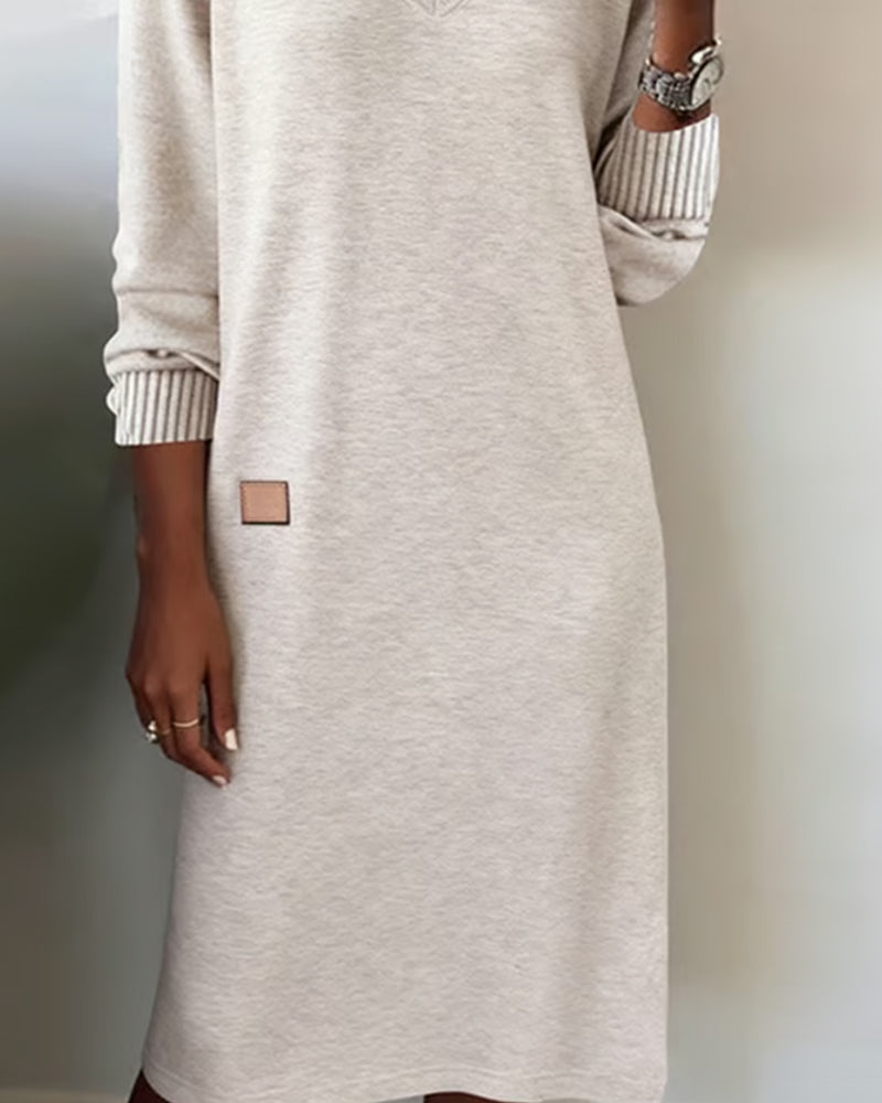 Evelisse - Robe midi en maille à col en V