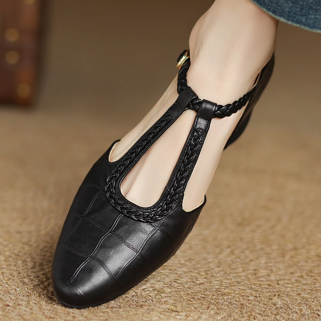Margot - Chaussures plates Mary Jane à bride en T en cuir, bout pointu