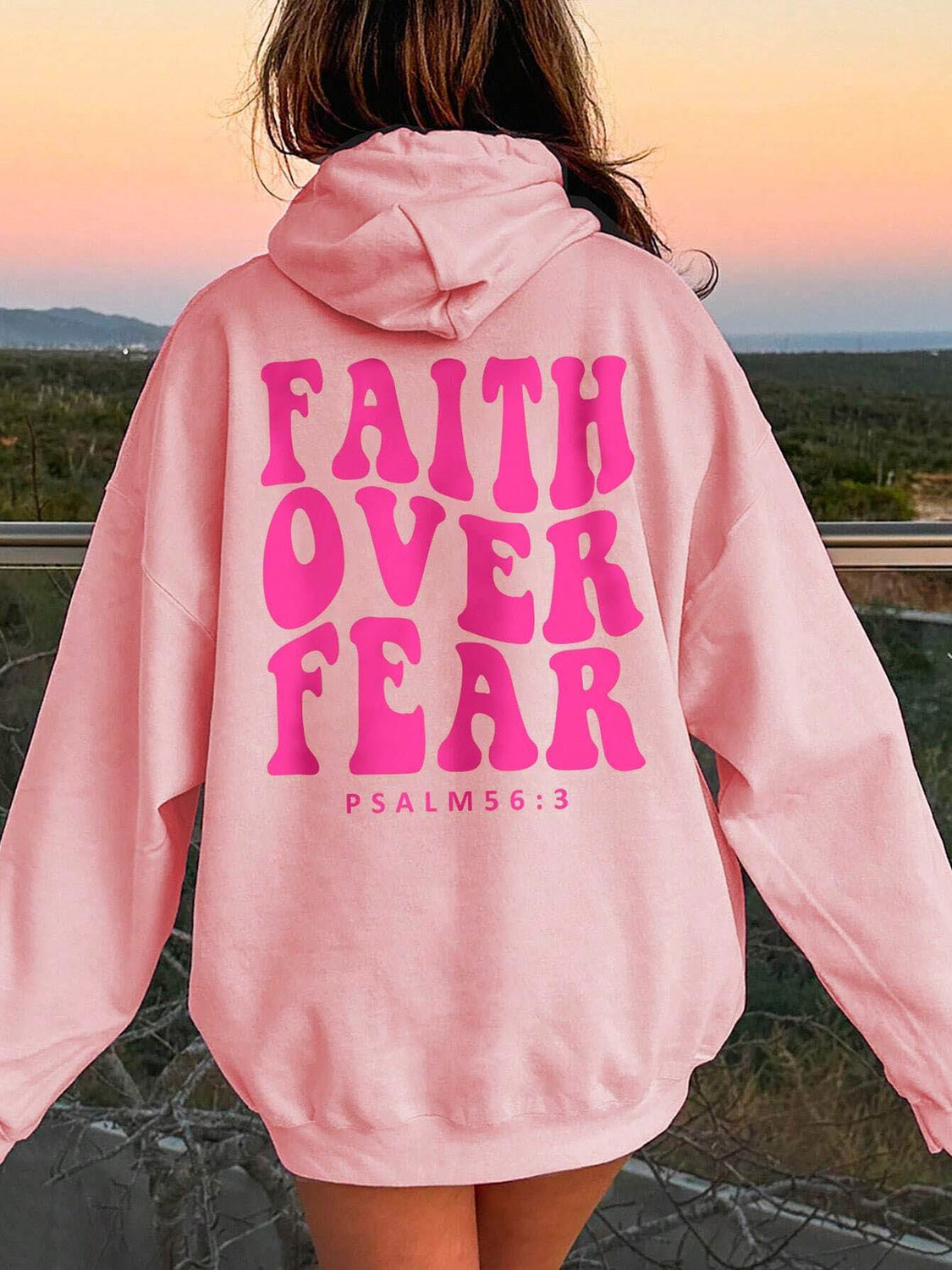 FAITH OVER FEAR Sweat à capuche à épaules tombantes
