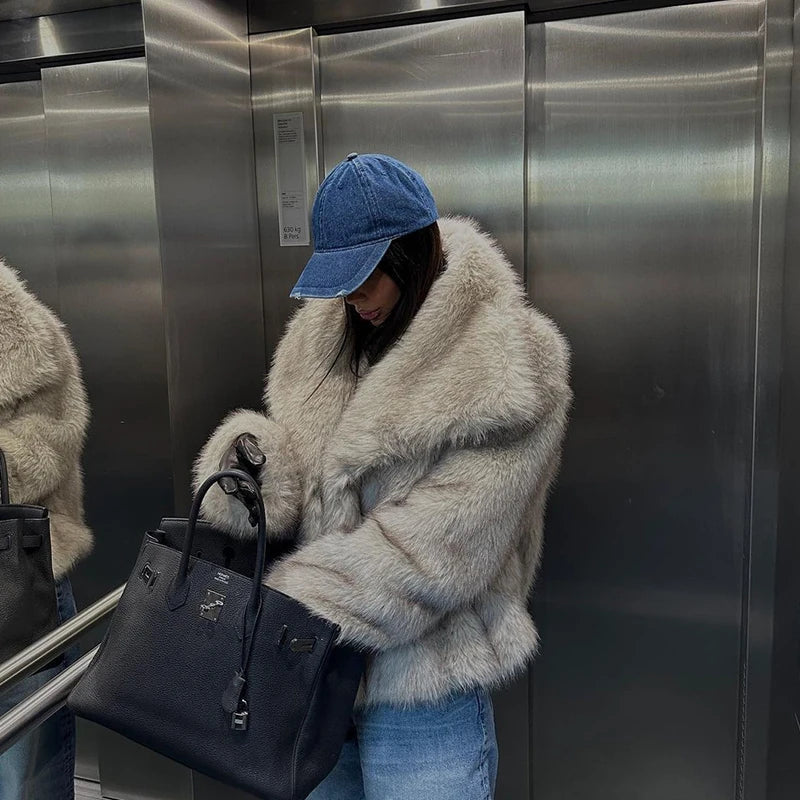 Nikki - Manteau d'hiver dégradé de fausse fourrure de luxe