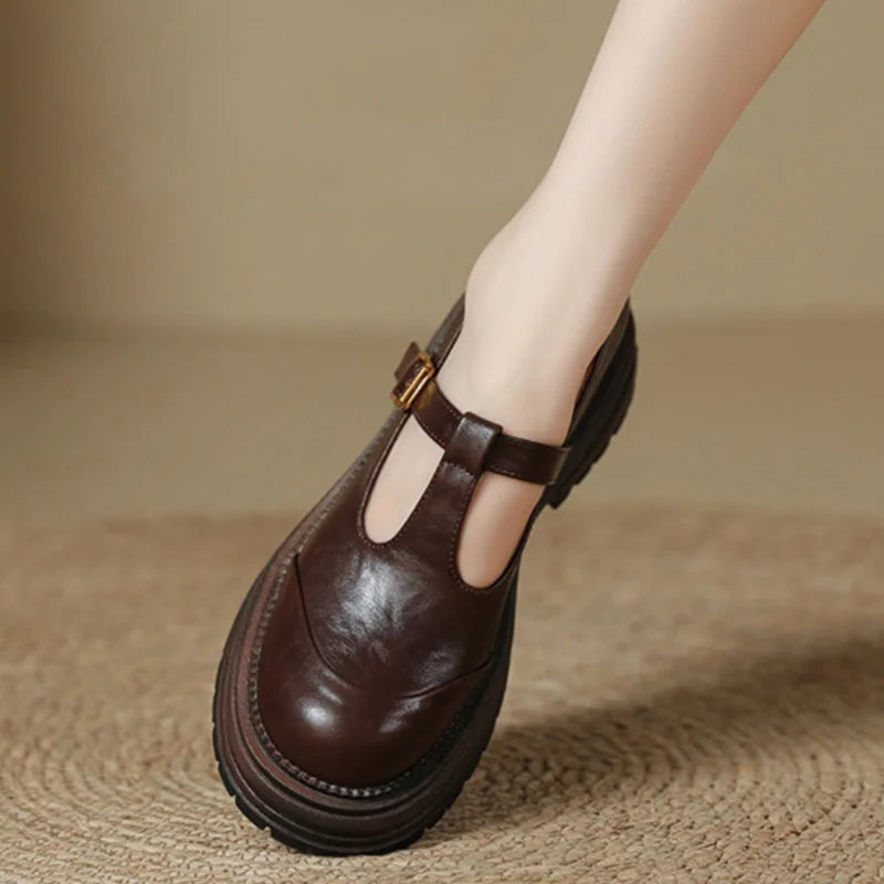 Blythe - T-Bar Mary Jane Chaussures Bout Rond Brogue Talon Bas