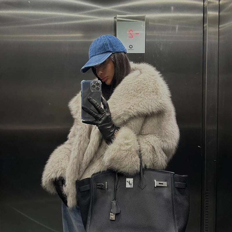 Nikki - Manteau d'hiver dégradé de fausse fourrure de luxe