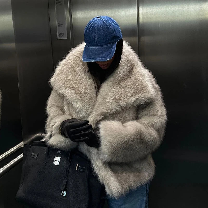 Nikki - Manteau d'hiver dégradé de fausse fourrure de luxe