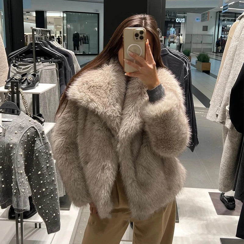 Nikki - Manteau d'hiver dégradé de fausse fourrure de luxe