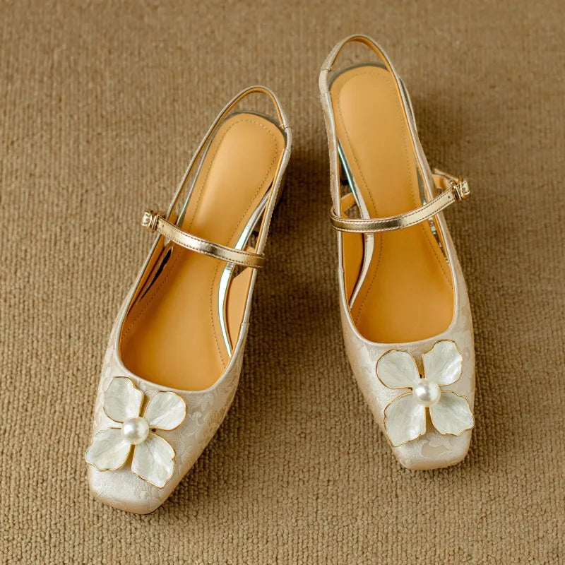 Isabeau - Escarpins Mary Jane à fleurs, talon bloc, bride jacquard