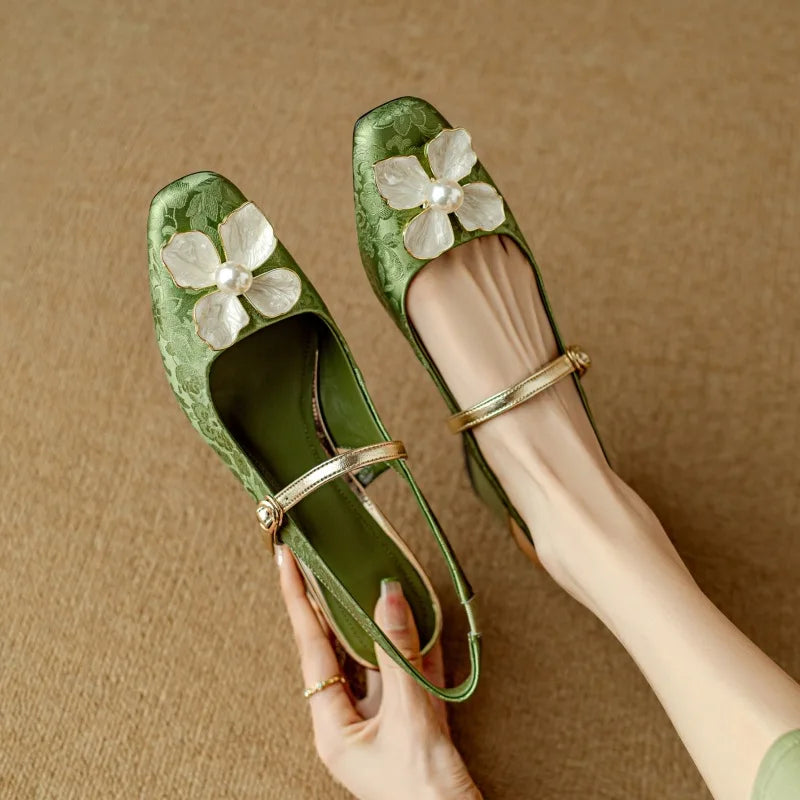 Florine - Escarpins floraux à bride arrière et bout carré, chaussures à talons blocs