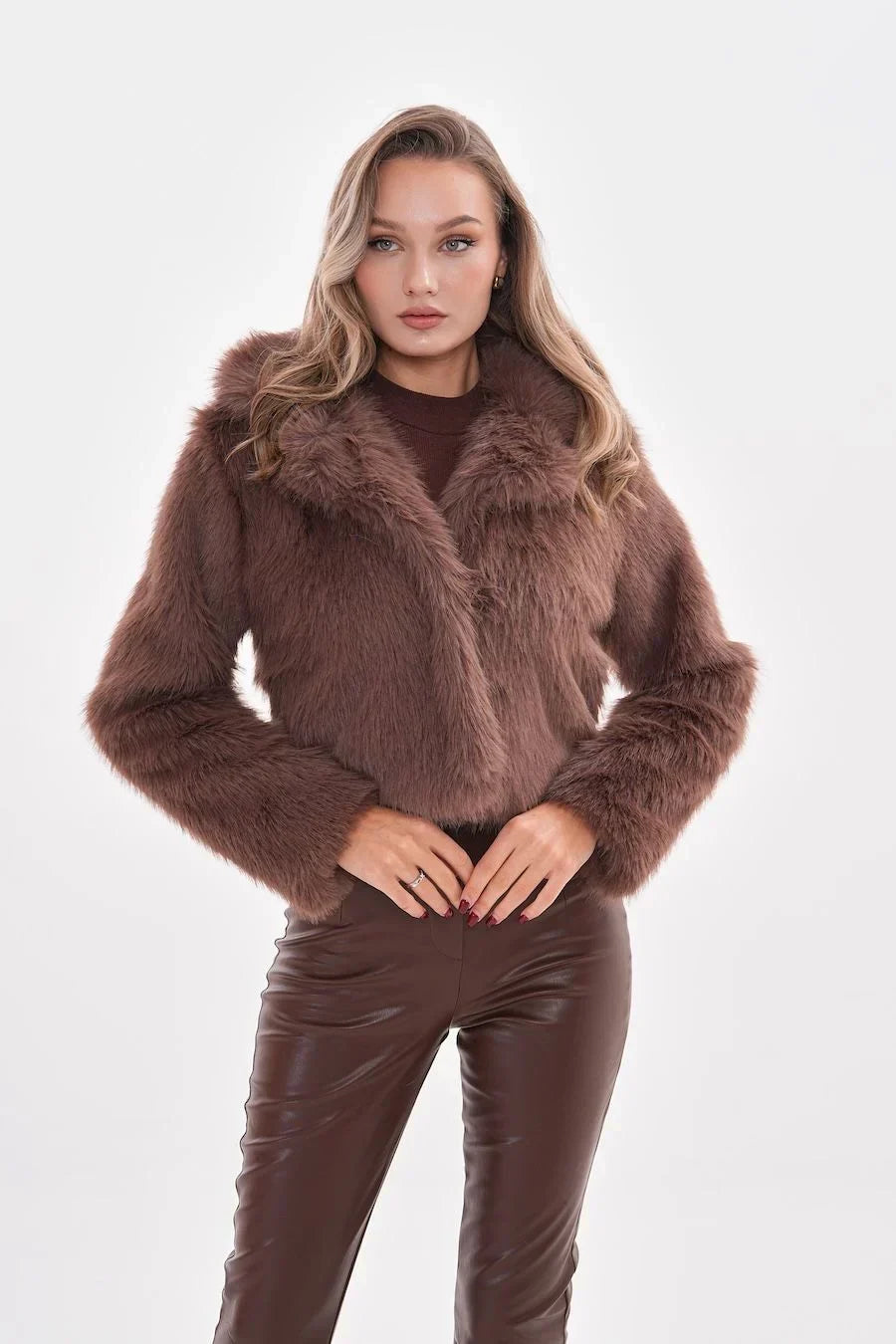 Betty - Manteau d'hiver court en fausse fourrure de vison