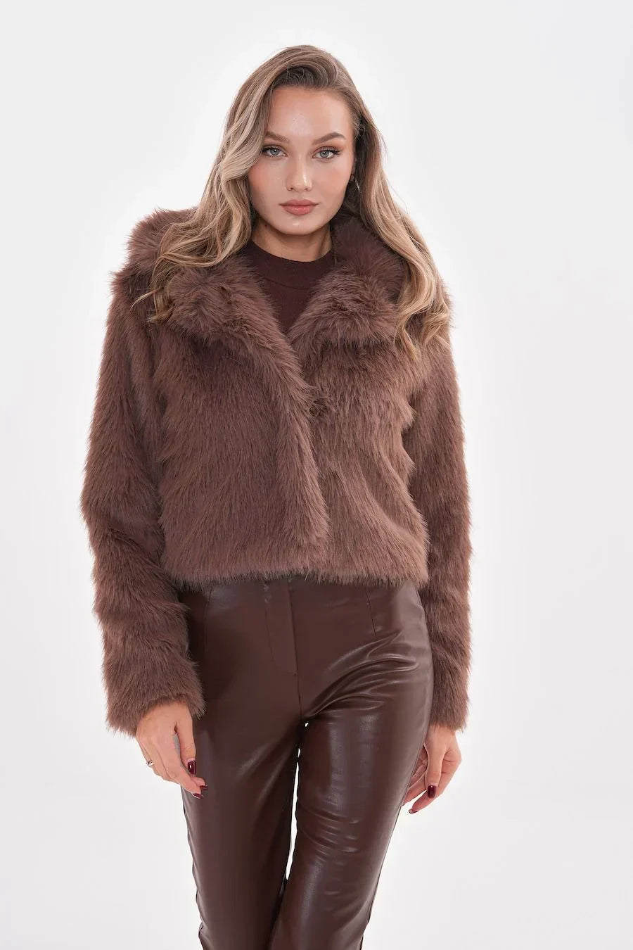 Betty - Manteau d'hiver court en fausse fourrure de vison