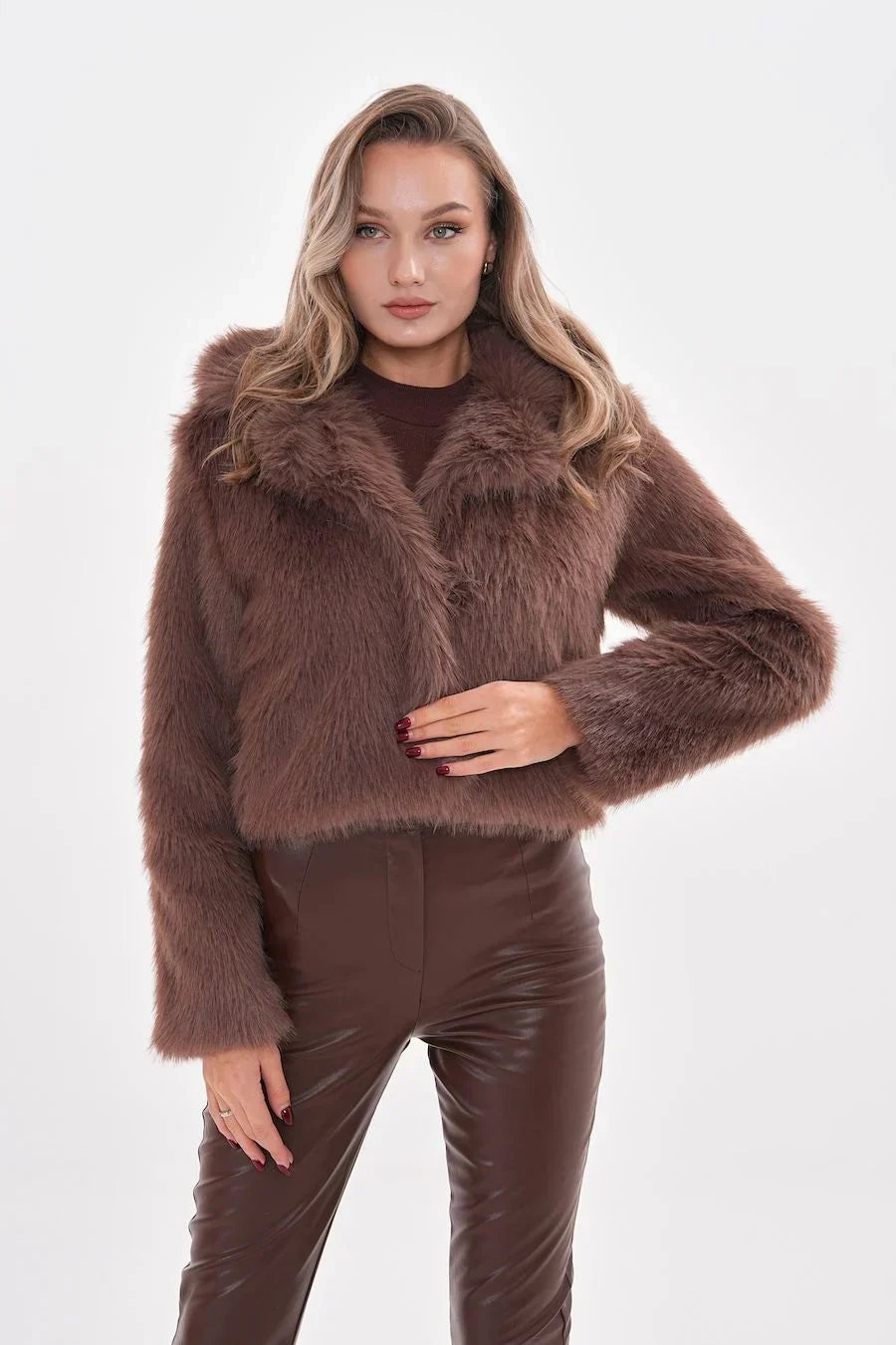 Betty - Manteau d'hiver court en fausse fourrure de vison
