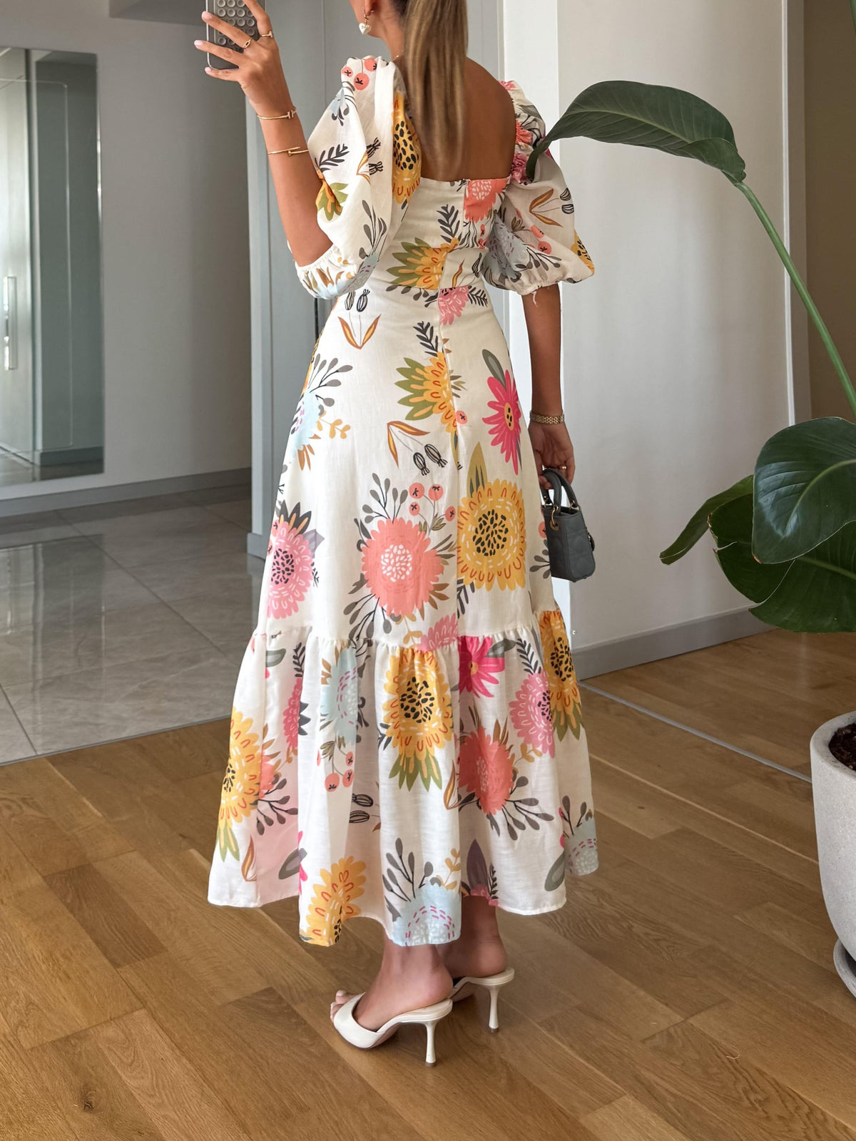 Camille - Robe Blooming Elegance à manches bouffantes