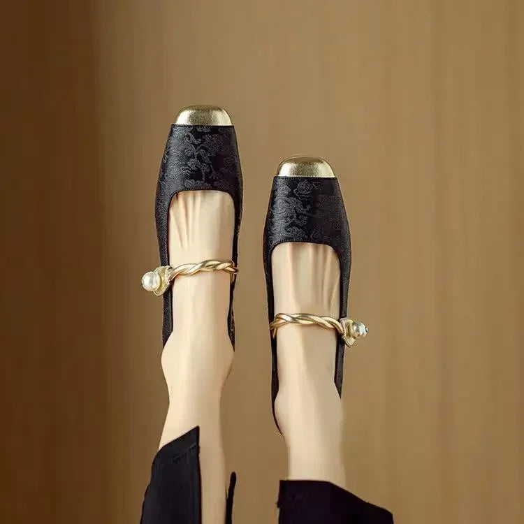 Celestine - Chaussures Mary Jane à bride perlée et talon bloc pailleté