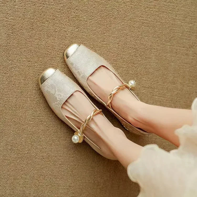 Celestine - Chaussures Mary Jane à bride perlée et talon bloc pailleté
