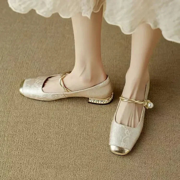 Celestine - Chaussures Mary Jane à bride perlée et talon bloc pailleté