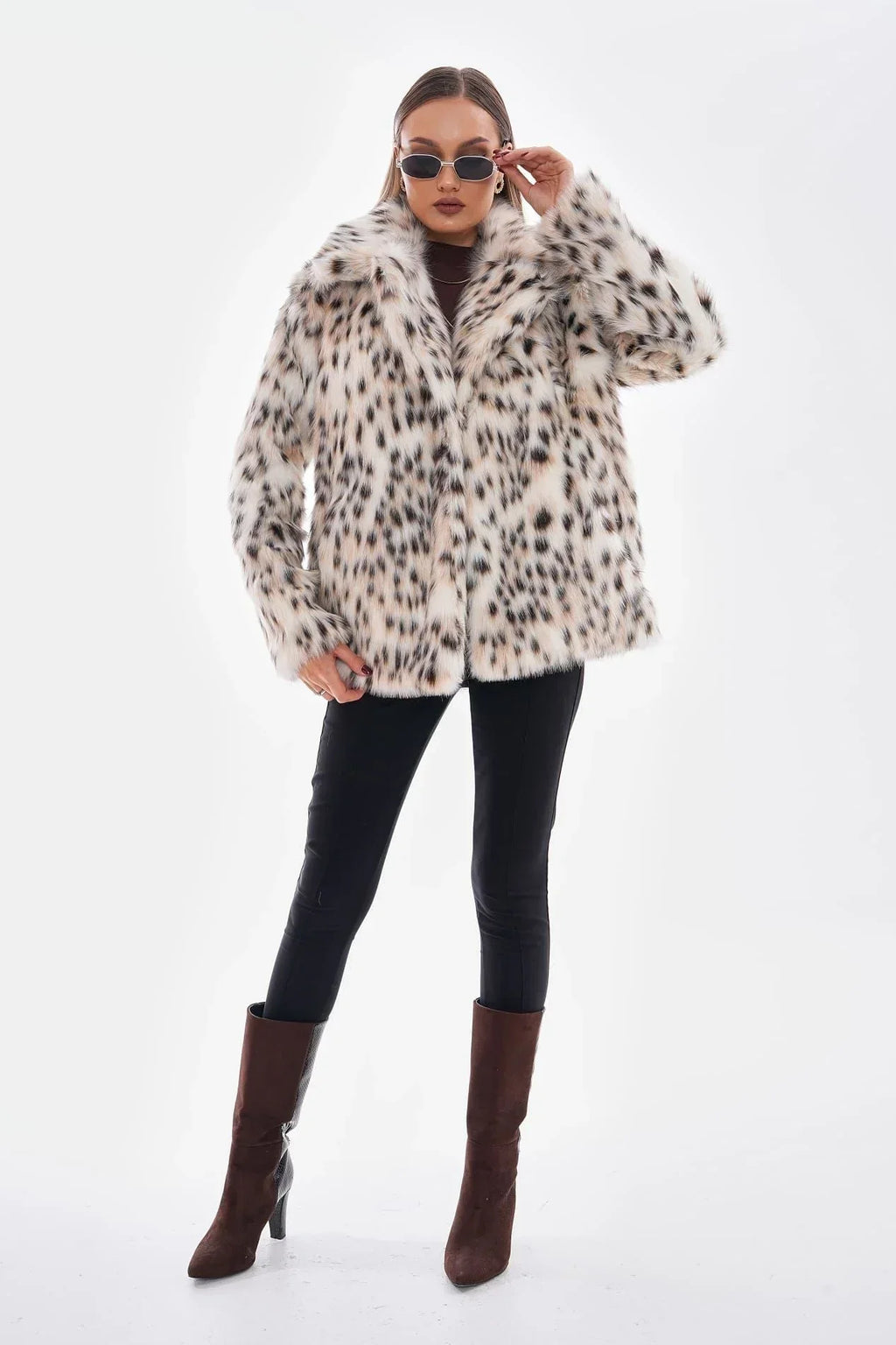 Thea - Manteau en fausse fourrure léopard des neiges - Camel