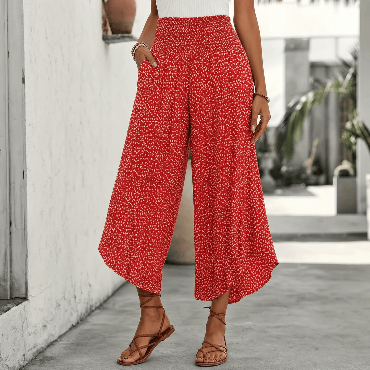Velura – Pantalon Large Smocké À Volants Rouge